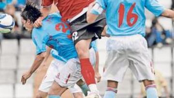 <b>SU GRAN DÍA. </b>Kike debutó en Vigo con el primer equipo del Real Murcia.