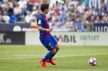 Luis Suárez centra para que Messi marque el 0-1.