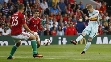 Football Soccer - Hungary v Belgium - EURO 2016 - Round of 16 - Stadium de Toulouse, Toulouse, France - 26/6/16
 Belgium&#039;s Kevin De Bruyne shoots at goal
 REUTERS/Sergio Perez
 Livepic