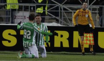 Rubin Kazan-Betis. 0-2. Ruben Castro celebra el segundo tanto con Leo Baptistao.