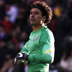 Los 30 equipos extranjeros que sonaron para fichar a Ochoa