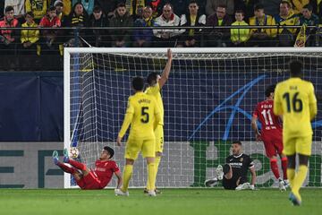 2-2. Luis Díaz marca el segundo gol.