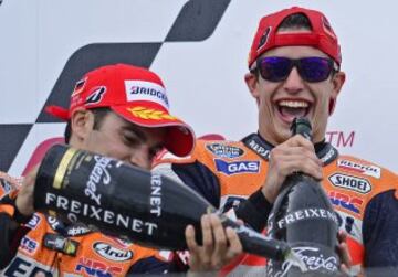 Marc Márquez y Dani Pedrosa en el podio. 
 