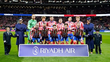 Soccer Football - LaLiga - Atletico Madrid v Sevilla - Metropolitano, Madrid, Spain - December 8, 2024 Atletico Madrid players pose for a team photo before the match REUTERS/Ana Beltran