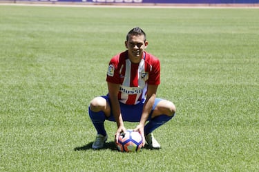 Tras fichar en 2015 por el Atlético y después de su cesión al Villarreal, River Plate compró la mitad de su pase. El jugador explotó en el equipo argentino como segundo delantero. El colombiano se encuentra en las filas del  S. C. Internacional del Campeonato Brasileño de Serie A.