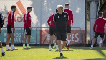 Radonjic, recuperado, llega para reforzar al Benfica ante el Barça