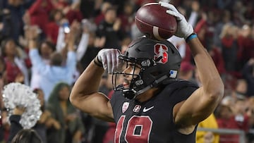 PALO ALTO, CA - OCTOBER 14: JJ Arcega-Whiteside #19 of the Stanford Cardinal celebrates after catching a touchdown against the Oregon Ducks during the third quarter of their NCAA football game at Stanford Stadium on October 14, 2017 in Palo Alto, California. Stanford won the game 49-7. Thearon W. Henderson/Getty Images/AFP
== FOR NEWSPAPERS, INTERNET, TELCOS & TELEVISION USE ONLY ==