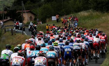 El pelotón durante la octava etapa del Tour de Francia 2019. 