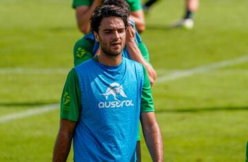 Grenier ya entrenó por primera vez con el Racing y mañana tendrá su presentación en el estadio.