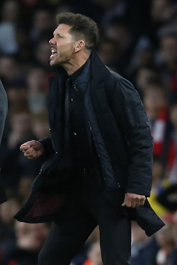 El 'Cholo', ganador esta temporada de la Europa League con el Atlético de Madrid, es el entrenador mejor pagado de la Liga Santander. El técnico argentino gana cerca de 22 millones de euros brutos por temporada.