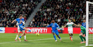 El central madridista fue importante en el empate del Real Madrid. Hizo el primer gol y su pase en la jugada del segundo también permitió que su equipo.