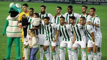 La plantilla del C&oacute;rdoba, ajena a los problemas del club.