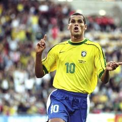 Rivaldo cuestiona decisión de Dani Alves de llegar a Pumas
