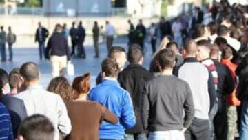 <b>EXPECTACIÓN. </b>Continúa la actividad en las taquillas de La Rosaleda.