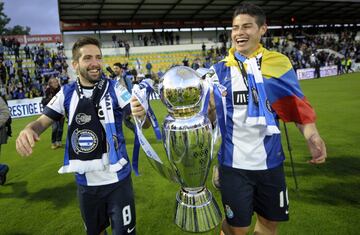 James Rodríguez, Falcao García, Freddy Guarín, Jackson Martínez, Juan Fernando Quintero, Héctor Quiñones, Wason Rentería han sido los colombianos que han vestido la camiseta del segundo equipo más ganador en Portugal. Luis Díaz espera ser figura y ayudar para que este conjunto vuelva a figurar a nivel europeo como en 2004.