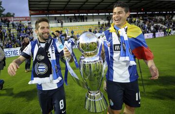 James Rodríguez, Falcao García, Freddy Guarín, Jackson Martínez, Juan Fernando Quintero, Héctor Quiñones, Wason Rentería han sido los colombianos que han vestido la camiseta del segundo equipo más ganador en Portugal. Luis Díaz espera ser figura y ayudar para que este conjunto vuelva a figurar a nivel europeo como en 2004. 