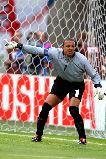 El jugador más veterano de la selección de Costa Rica en disputar un Mundial fue Erick Lonnis, con 36 años en Corea y Japón 2002.