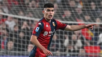 Tunden a Johan Vásquez en Italia: “El eslabón débil de la defensa”