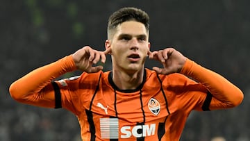 Sudakov celebra su gol al Young Boys.