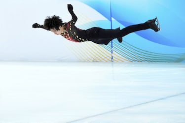 El patinaje artístico destaca, ante todo, por su espectacularidad y plasticidad. En la imagen, el chino Jin Boyang parece estar suspendido en el aire durante su actuación en el Abierto de Asia, celebrado en el Capital Indoor Stadium de Beijing, un ensayo para los Juegos de Invierno de 2022, que tendrán lugar en febrero en la capital china.