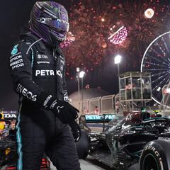 Hamilton salva el pellejo