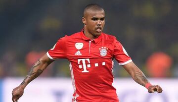 Douglas Costa.