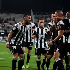 El Cartagena no desaprovecha los regalos del colista