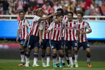 Después de Veracruz, Reyna llegó a Chivas, donde Jorge Vergara apostó por él a pesar de su pasado americanista, siendo uno de los fichajes más costosos.