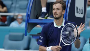 Wimbledon, más difícil todavía para el ruso Medvedev