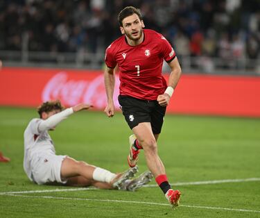 Conocido como 'Kvaradona', Khvicha Kvaratskhelia es el jugador georgiano con mayor valor de mercado, con un coste de 90M€. Actualmente milita en el Paris Saint Germain desde la temporada pasada. Con la selección, ha jugado, de momento, 43 partidos.