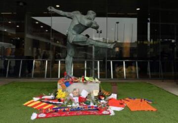 El improvisado homenaje de la afición culé a Johan Cruyff