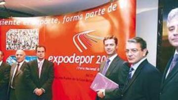 <b>PLENO DE INSTITUCIONES. </b>González, Aguado, Rumbao, Llorente, Ballesteros, Díez y Vilanova.