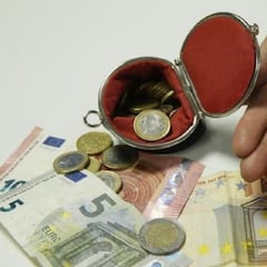 Un hombre guarda más de un millón de pesetas en monedas: no quiere cambiarlas