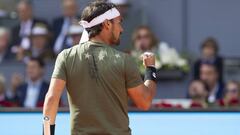 Fabio Fognini celebra un punto durante su partido ante Rafa Nadal en el Mutua Madrid Open.