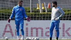 Encuesta: ¿Quién debe atajar en la U para el Superclásico?