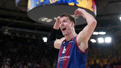 Jan Vesely, pívot checo del Barça, celebra la victoria.