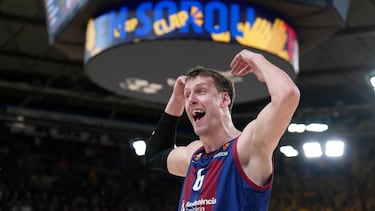 Jan Veselý jugando con el Barça.