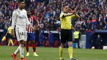 Casemiro, Lemar y Estada Fernández, durante el Atlético-Real Madrid de la pasada temporada.