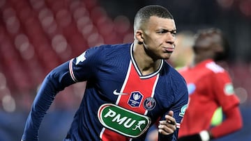 Mbappé keeps PSG waiting