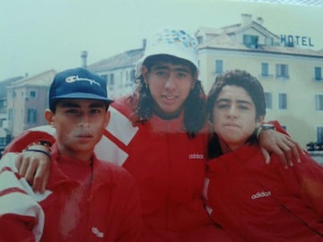 Román se forjó en las divisiones inferiores de Argentinos Juniors, pero su talento lo llevaría a cambiar de equipo antes de debutar ahí