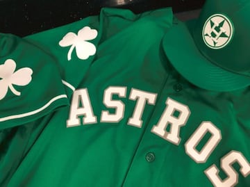 Los actuales campeones de la MLB utilizaron su franela y gorra en color verde.