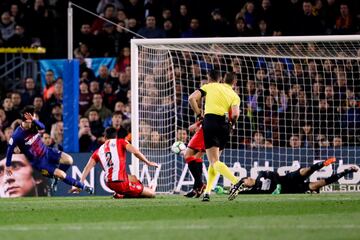 2-1. Messi marc¨® el segundo gol.