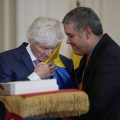 Presidencia de Colombia rinde homenaje a José Pékerman