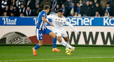 Recuperó Asencio, filtró Bellingham y rompió Mbappé. Exquisita la carrera del francés, internándose en el área local y finalizando con un disparo directo a la misma escuadra, imparable para Sivera. Brutal.