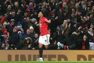 United turn tables on Newcastle to move up to seventh