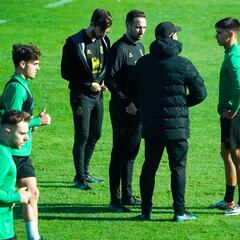 El dilema de los laterales del Racing