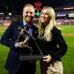 Who won Major League Baseball’s 2022 Roberto Clemente Award?