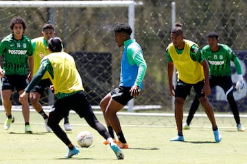 Atlético Nacional se pone al día en el calendario y este jueves enfrentará a Envigado en el Atanasio Girardot. Así se preparan los dirigidos por Hernán Darío Herrera.