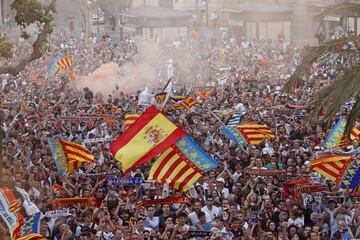 Valencia sigue de fiesta: apoteósis en el ayuntamiento