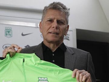 Paulo Autuori fue presentado como nuevo director t&eacute;cnico de Atl&eacute;tico Nacional para la recta final de la Liga &Aacute;guila II-2018 y los objetivos del 2019 que incluyen la Copa Libertadores.